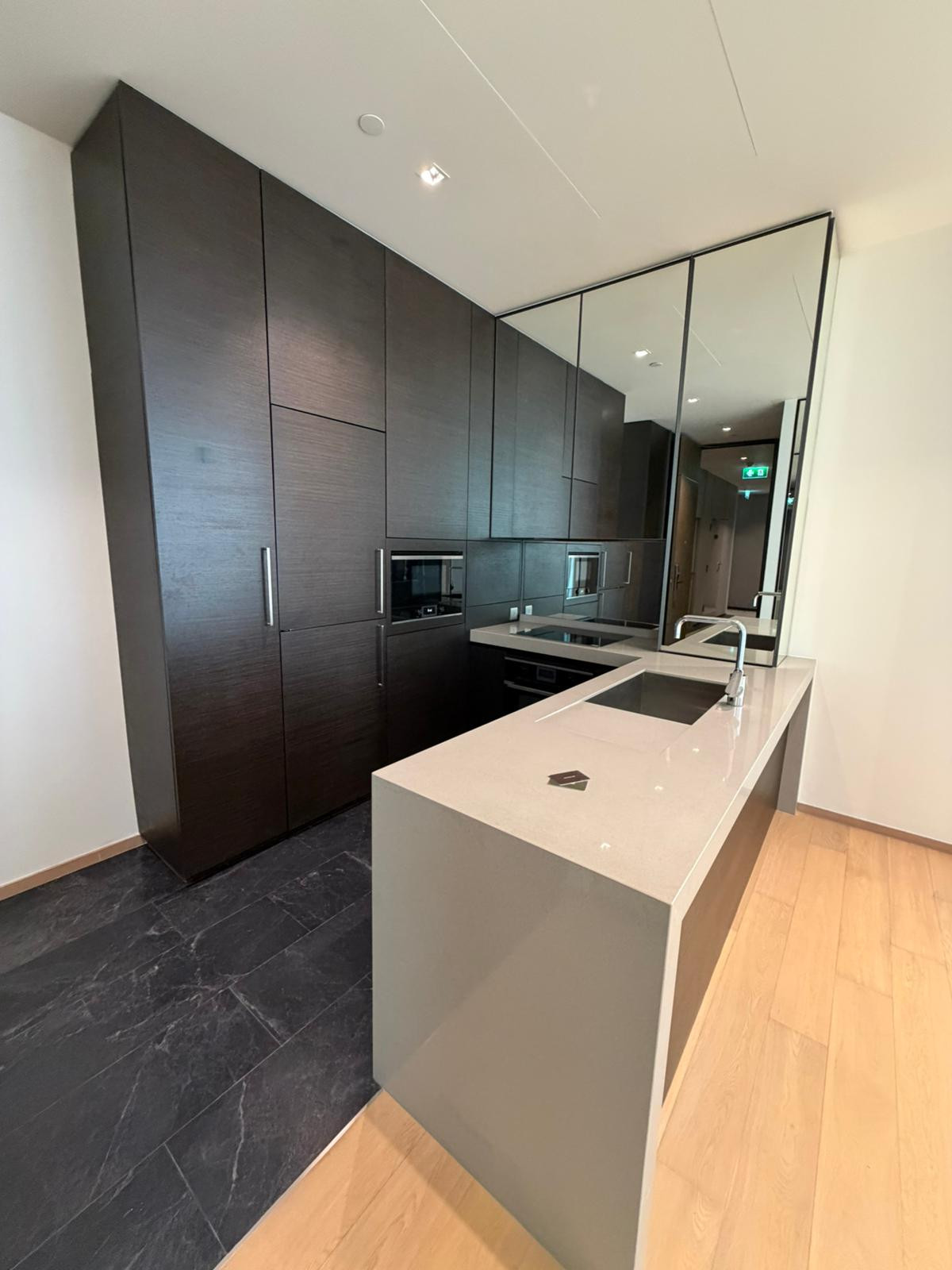 For Sale 28 Chidlom แบบ 2 bedroom สเปซโปร่งวิวเมืองโล่ง @24,70 MB  – รูปที่ 4