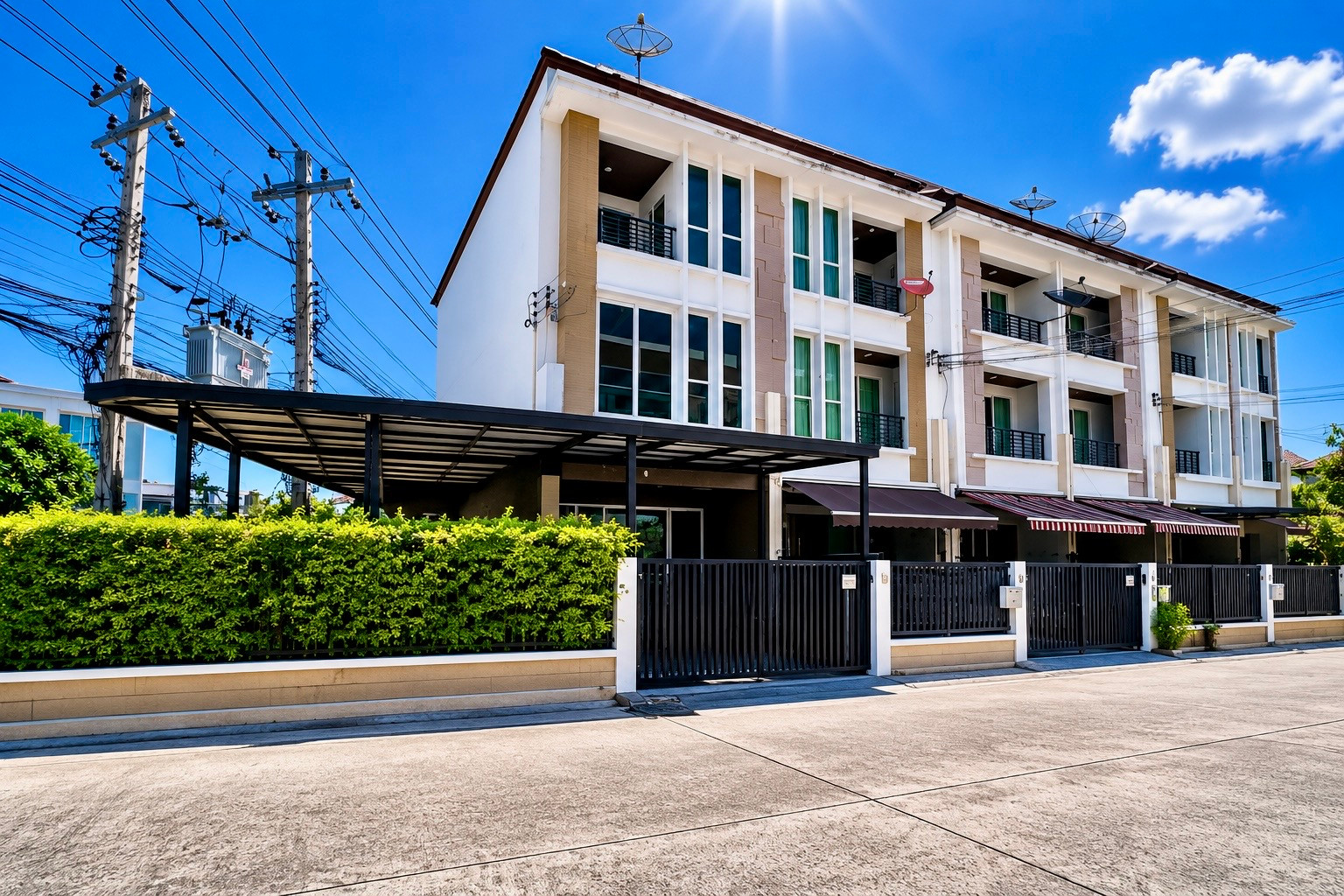 Corner Townhome for Rent | Baan Klang Muang S-Sense Rama 9 – Ladprao Fully Renovated | Fully Built-in | Move-in Ready | Near Lycée Français International de Bangkok