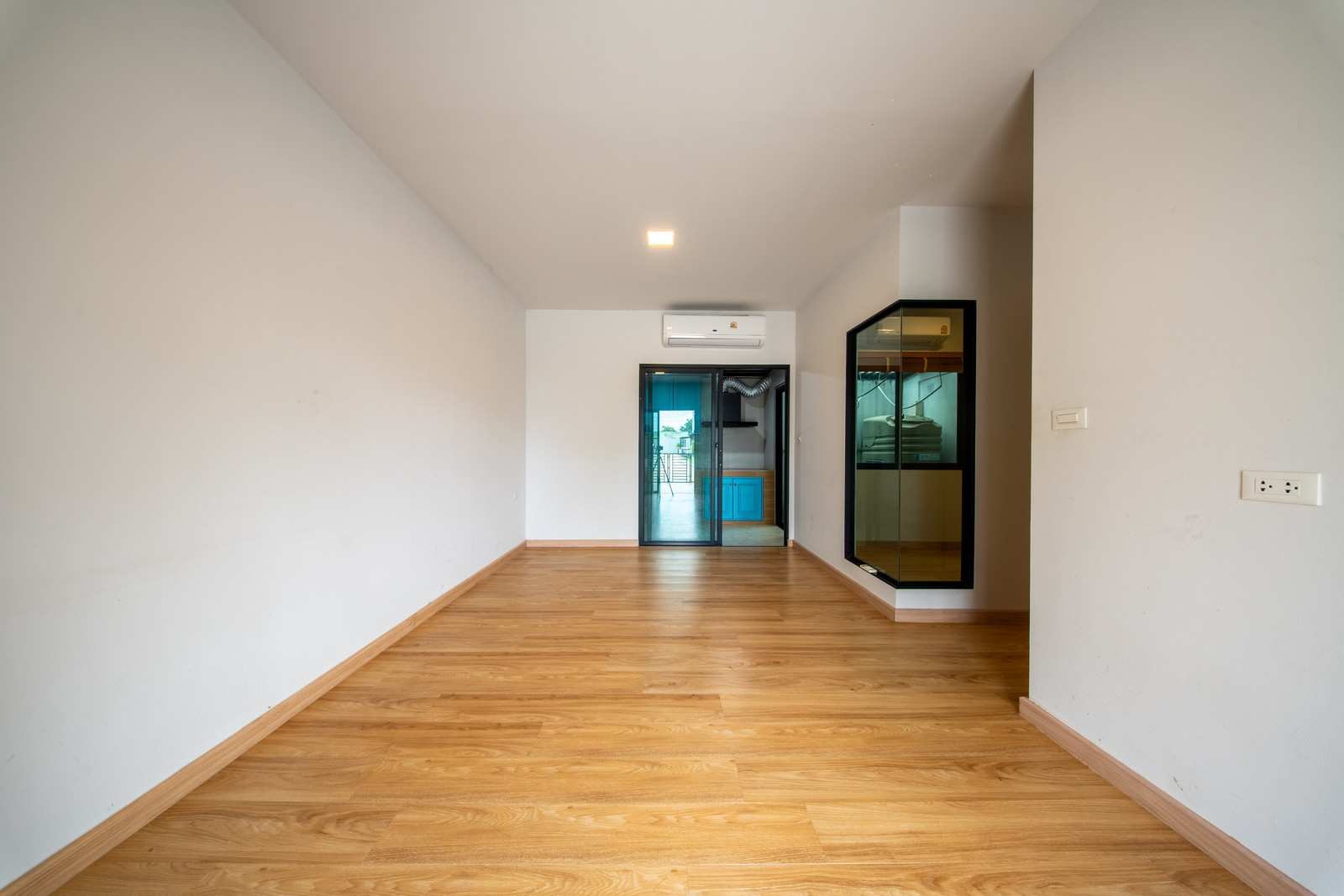 Rare Family Townhome Siri Place Pattanakarn 4BR สไตล์ปารีส ใกล้สุวรรณภูมิ - U6239104 – รูปที่ 2