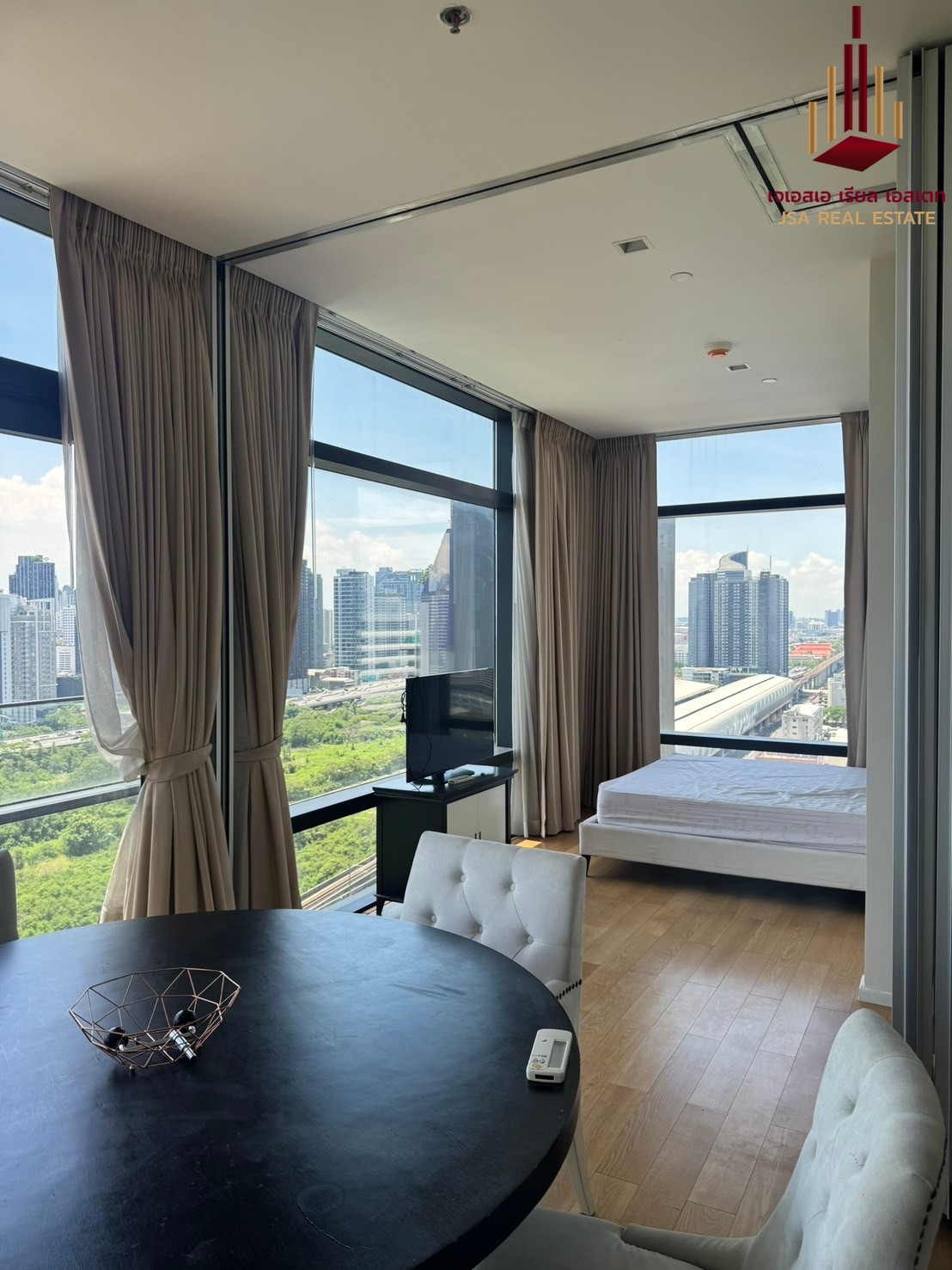 ✨ For Sale: Circle Living Prototype Condo ✨ 💰 Only 12,490,000 THB ✨ For Sale: Circle Living Prototype Condo ✨ 💰 Only 12,490,000 THB