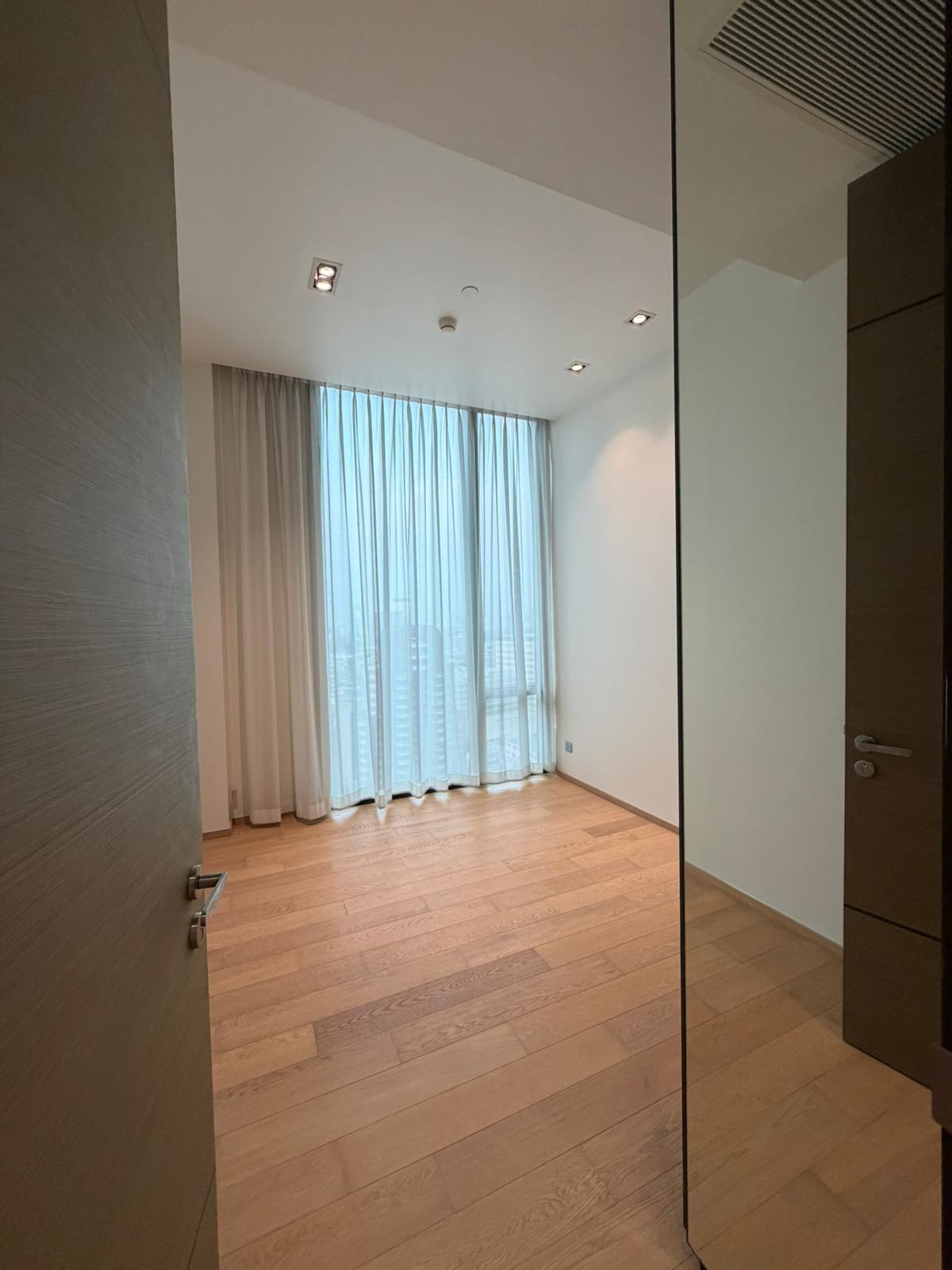 For Sale 28 Chidlom แบบ 2 bedroom สเปซโปร่งวิวเมืองโล่ง @24,70 MB  – รูปที่ 3