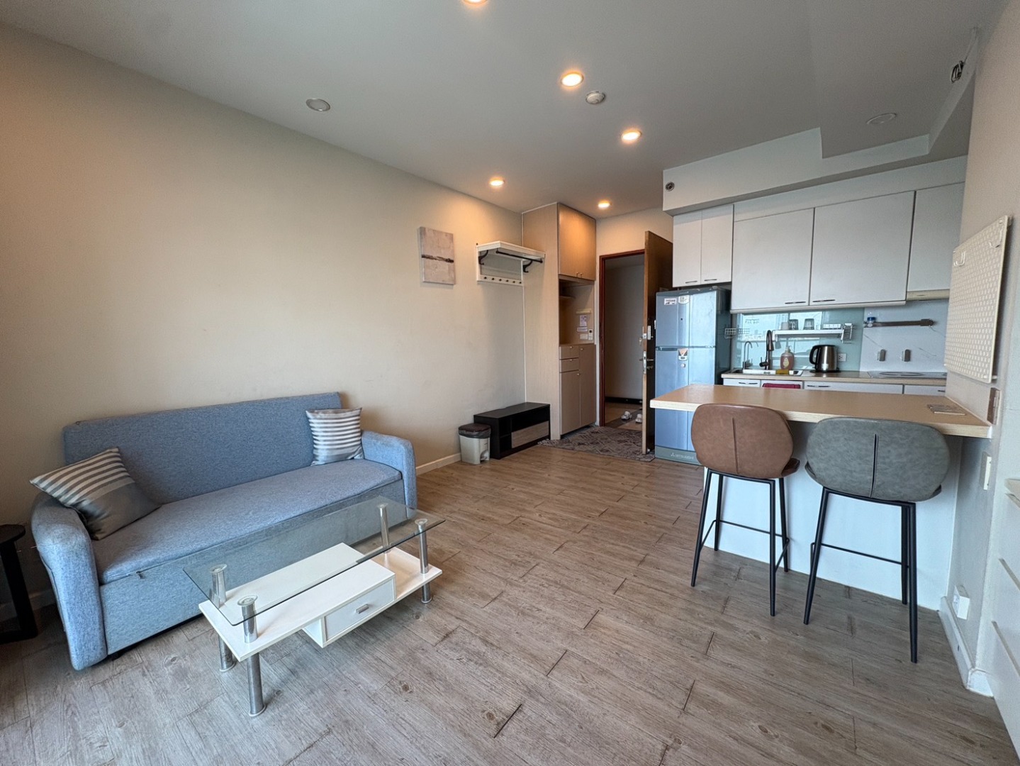 🔥For Rent Now🔥 Baan Nonsee Condominium 🚇 Conveniently located near BTS Chong Nonsi | Spacious 54 sq.m. room, ready to move in.