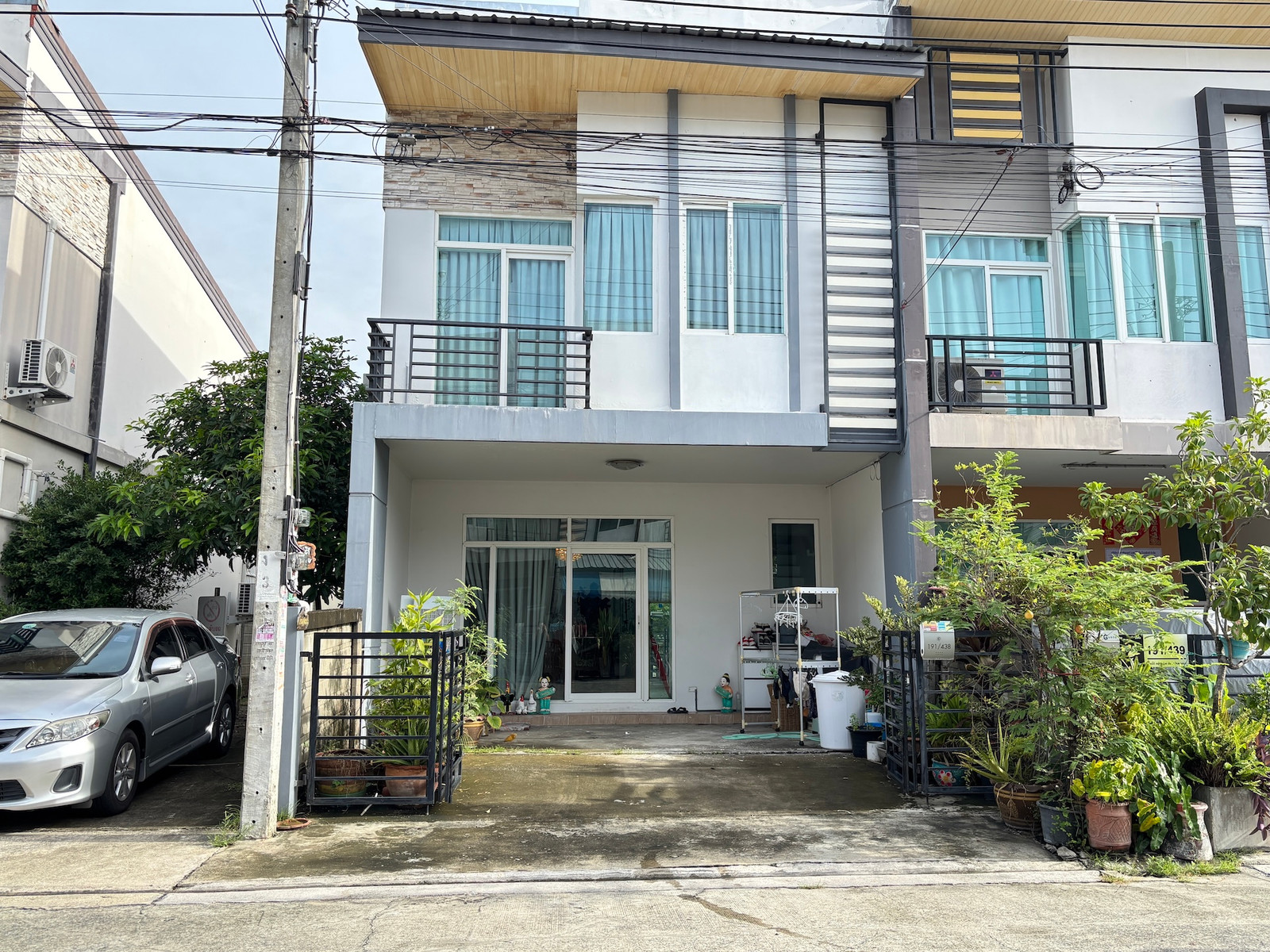 ทาวน์เฮาส์ใกล้รถไฟฟ้า 21 ตรว.รีโนเวทใหม่ มีห้องนอนด้านล่าง ใกล้สนามบินสุวรรณภูมิ ม.กัสโต้ รามคำแหง ทาวน์เฮาส์ใกล้รถไฟฟ้า 21 ตรว.รีโนเวทใหม่ มีห้องนอนด้านล่าง ใกล้สนามบินสุวรรณภูมิ ม.กัสโต้ รามคำแหง