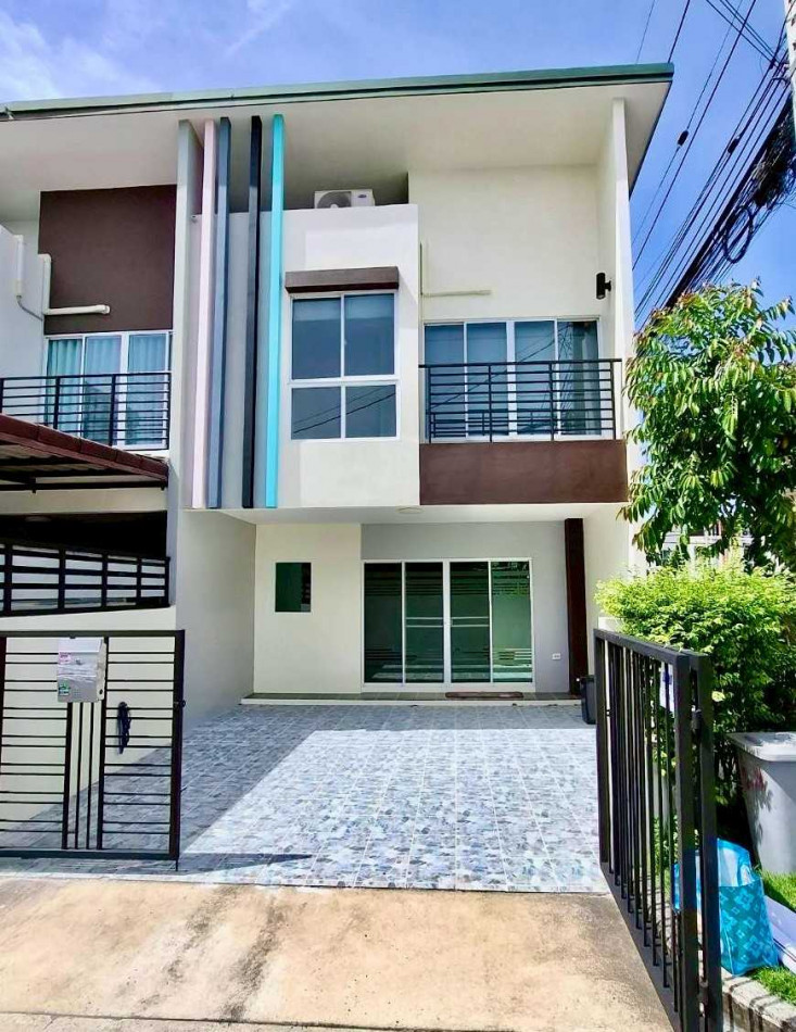 ขาย ทาวน์โฮม ซิตี้เซนส์ วัชรพล 158 ตรม 19 ตรว หลังมุม รีโนเวทใหม่ ขาย ทาวน์โฮม ซิตี้เซนส์ วัชรพล 158 ตรม 19 ตรว หลังมุม รีโนเวทใหม่