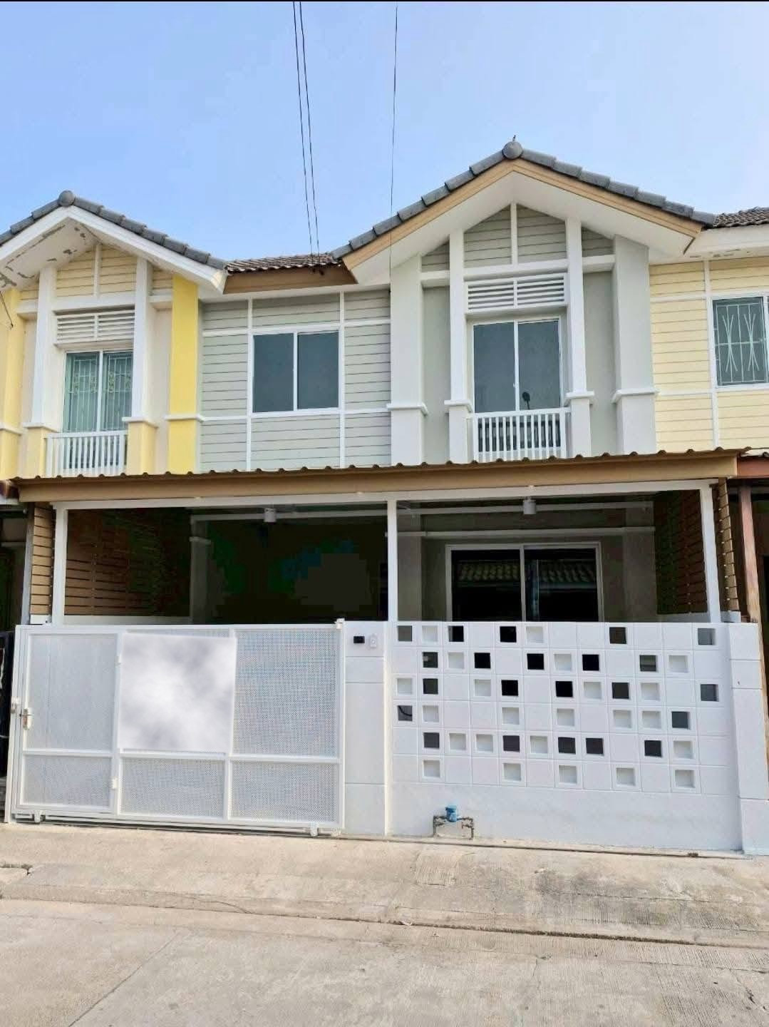 🔥Townhome for sale, Pruksa Ville Village 53/2, Sakae Ngam-Rama 2 Project, completely renovated. Beautiful, modern, ready to move in Good location, easy to find things to eat, convenient travel, free ownership transfer fee!