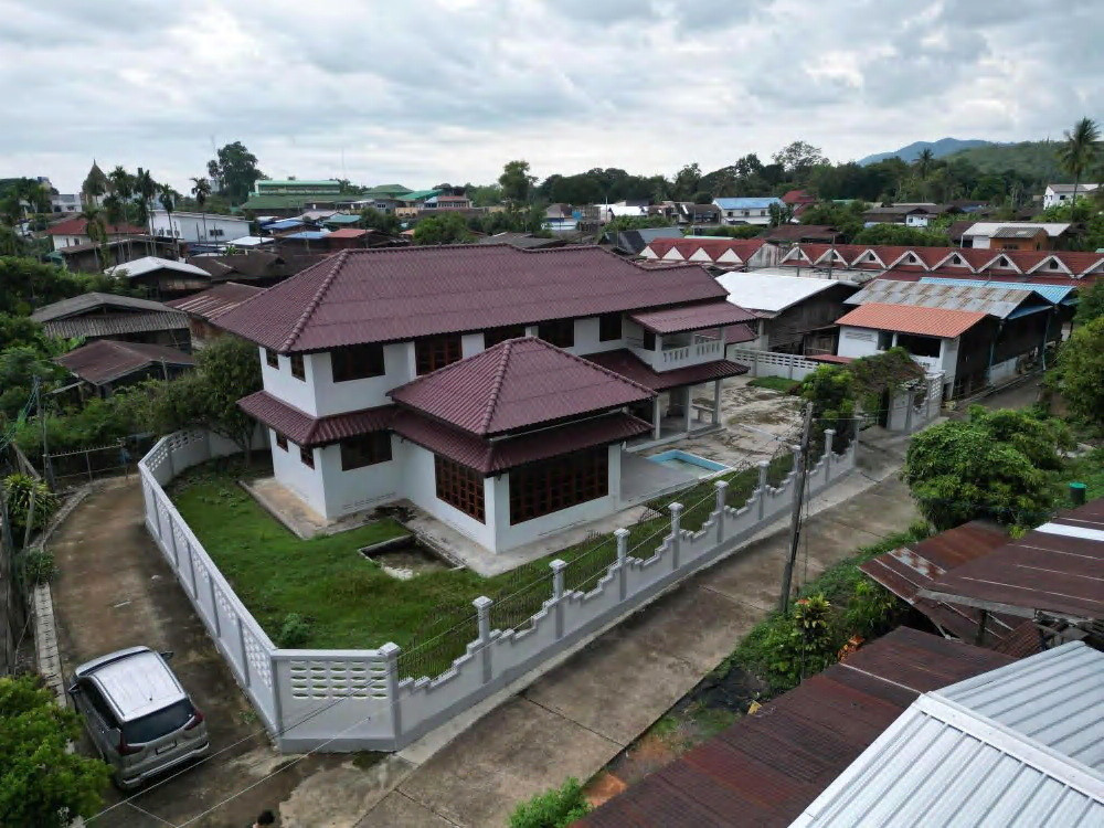บ้านเดี่ยว2ชั้น หลังใหญ่ ที่ดินกว้าง 168 ตรว. พื้นที่ใช้สอย 250 ตรม. สูงกว่าถนน ไม่ต้องกลัวน้ำท่วม บ้านเดี่ยว2ชั้น หลังใหญ่ ที่ดินกว้าง 168 ตรว. พื้นที่ใช้สอย 250 ตรม. สูงกว่าถนน ไม่ต้องกลัวน้ำท่วม