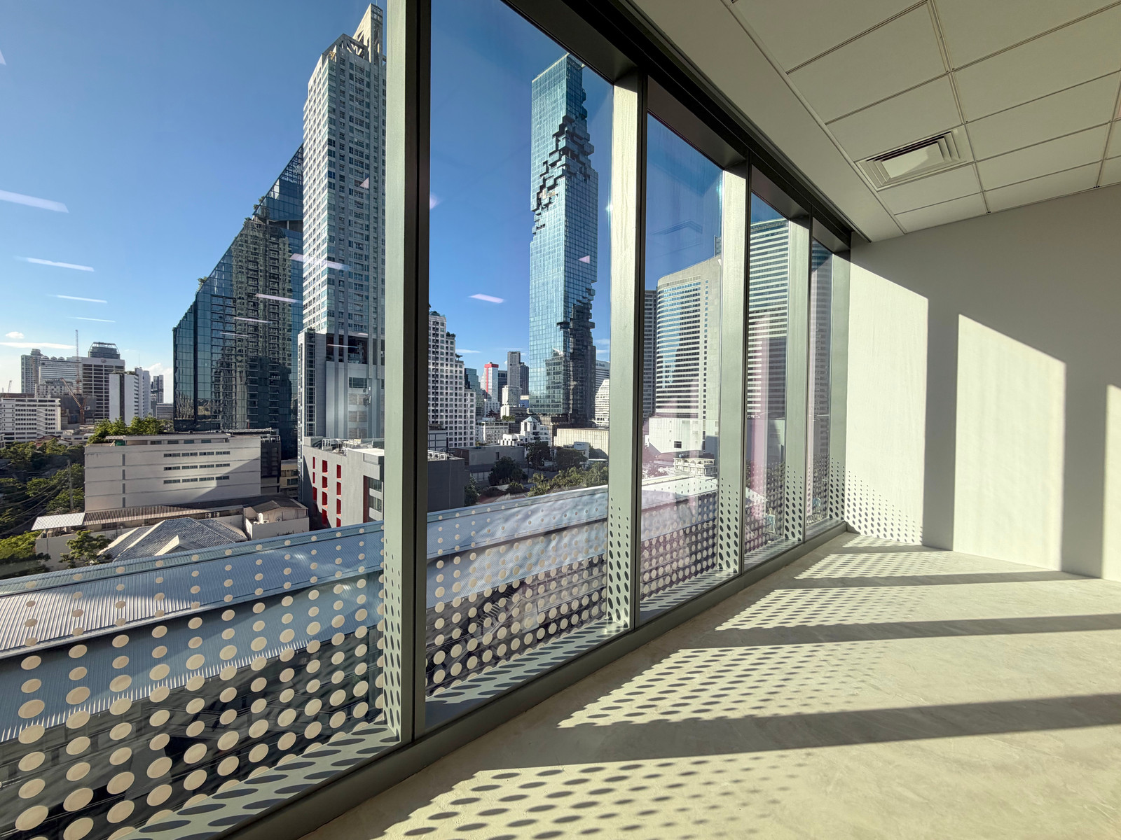 Grade A Green Office, with skywalk access from BTS St. Louis. Grade A Green Office, with skywalk access from BTS St. Louis.