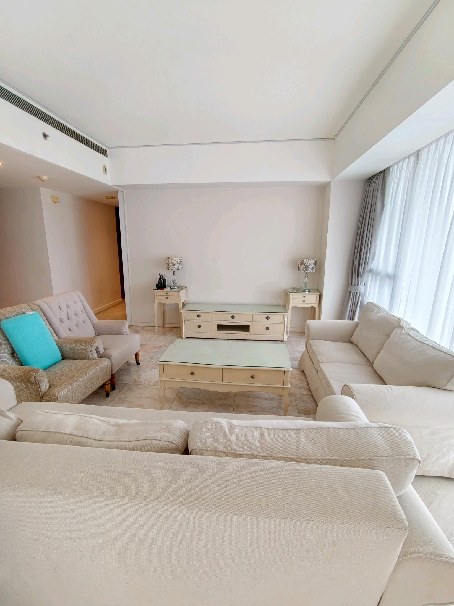 For rent The Met 3 bedroom 4bathrom 227 sqm rent fee 130,000 per month rainy 0818895470 For rent The Met 3 bedroom 4bathrom 227 sqm rent fee 130,000 per month rainy 0818895470