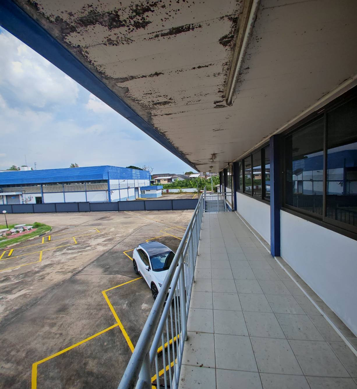 For Rent, 📦 Logistics &amp; Distribution Center | 22 Rai | 4 Buildings | Total Area 6,400 sq.m. 🚘 Parking for Over 1,000 Cars 🚝 300 m to MRT Sam Yaek Bang Yai | 🛒 500 m to Central WestGate – รูปที่ 3