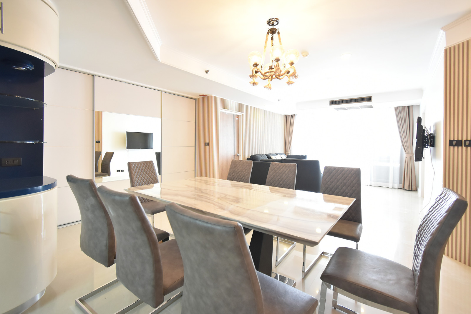 [For Rent] Condo Las Colinas 2 Bedroom 🛋️ Big room - in the heart of Asoke - very good price ✨