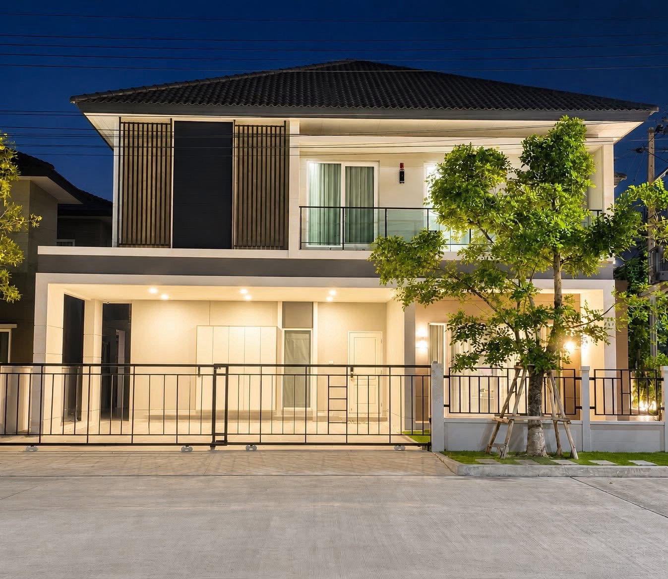 🌟Corner Detached House for Rent at Centro Bangna–Srinakarin🌟
4 bedrooms, 5 bathrooms, fully furnished and beautifully decorated. Ready to move in.💥Rental Fee: 85,000 THB/month. 🌟Corner Detached House for Rent at Centro Bangna–Srinakarin🌟
4 bedrooms, 5 bathrooms, fully furnished and beautifully decorated. Ready to move in.💥Rental Fee: 85,000 THB/month.