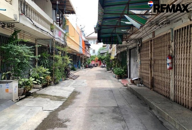 Townhouse for sale, prime location, Charoen Nakhon 62 or Somdet Phra Chao Taksin 33. – รูปที่ 3
