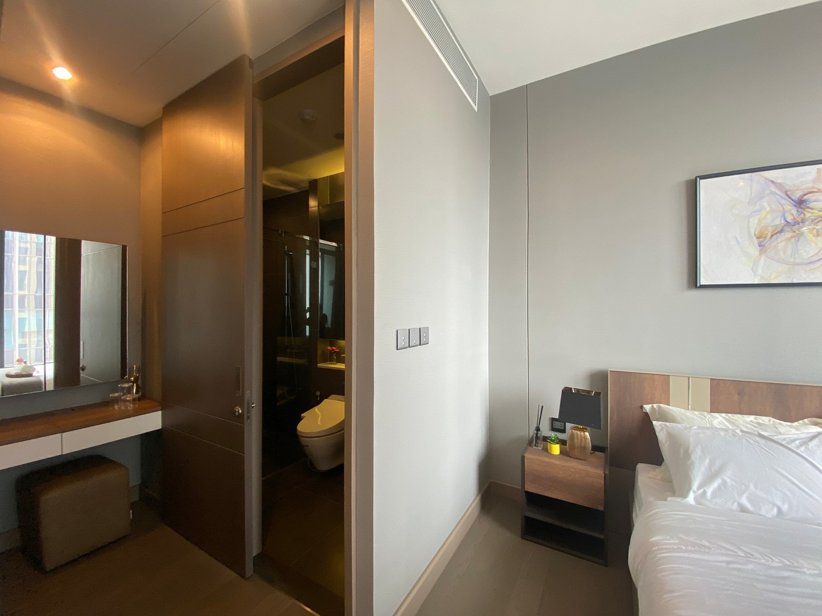 The ESSE Singha Complex – Condo for Rent | 35.79 Sq.m. | Prime CBD Location The ESSE Singha Complex – Condo for Rent | 35.79 Sq.m. | Prime CBD Location