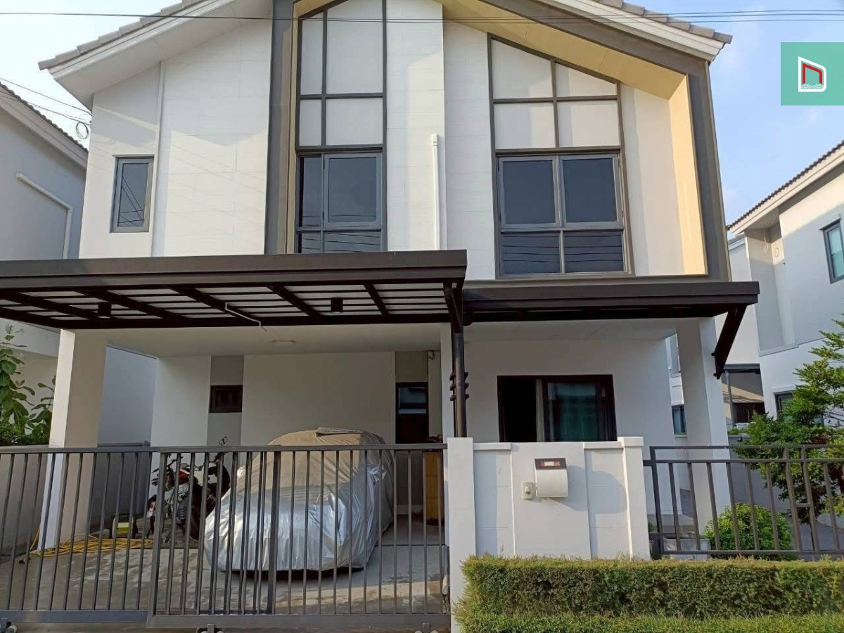 Twin house, Sense Bangna-Suvarnabhumi Village, 39.2 sq m, 4 bedrooms, 4 bathrooms, 6.49 million, fully furnished, quiet. There is a swimming pool, fitness center, and 24-hour security. Bang Phli location near Suvarnabhumi.
