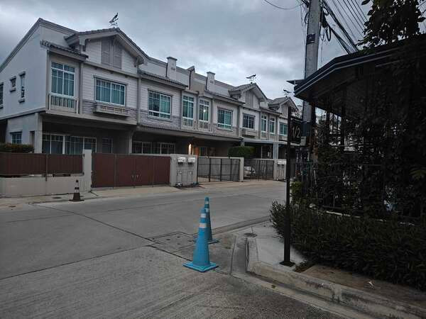 2-story townhouse for sale, Villagio project, Ko Rien (Ayutthaya), area 19.2 square meters, 2 bedrooms, 3 bathrooms, parking for 2 cars. – รูปที่ 2