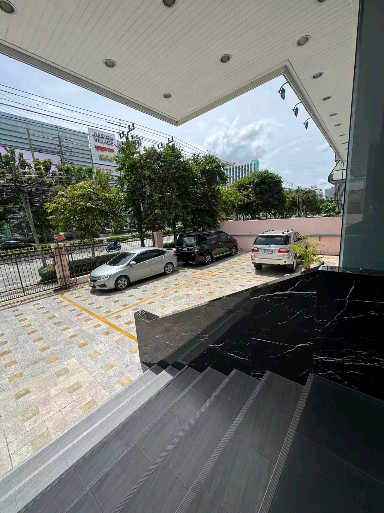ให้เช่าตึกออฟฟิศ สำนักงานขนาดใหญ่ ติดถนนรัชดา ใกล้MRT สุทธิสาร – รูปที่ 3