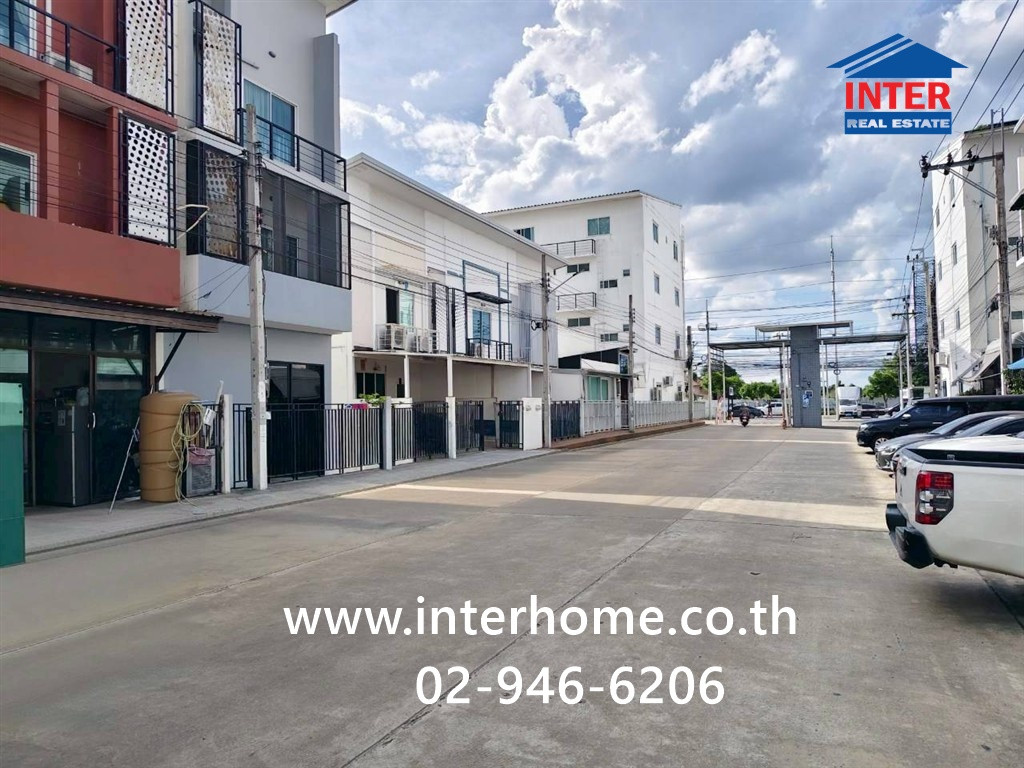 โฮมออฟฟิศ 3 ชั้น 33.6 ตร.ว. หมู่บ้านอาร์เค พาร์ค2 รามอินทรา-ซาฟารี ใกล้หมู่บ้านบุราสิริ-ปัญญาอินทรา ใกล้ซอยเลียบคลองสอง24 ถนนรามอินทรา ถนนเลียบคลองสอง เขตคลองสามวา กรุงเทพมหานคร