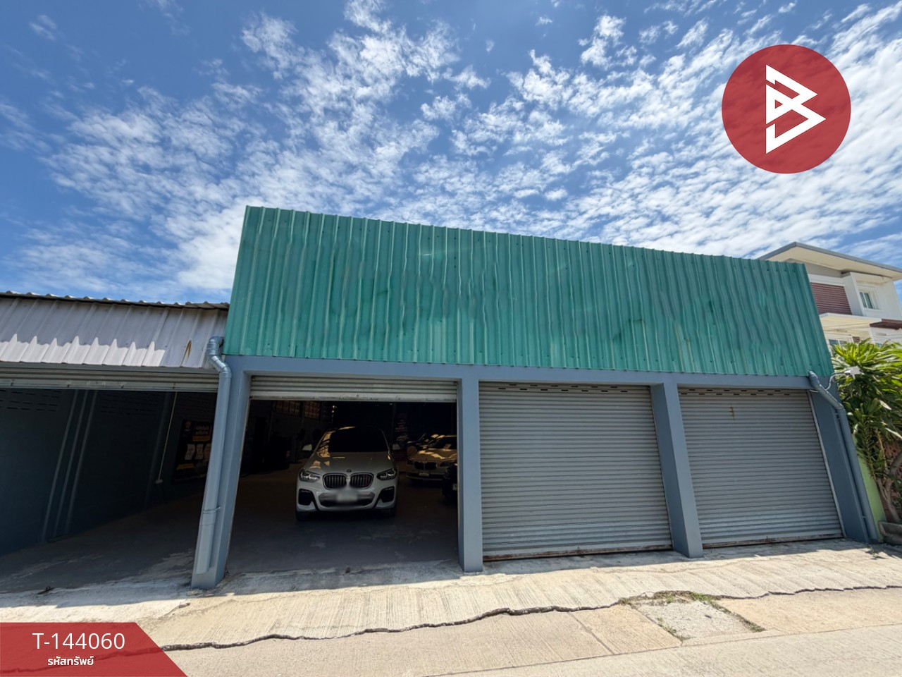 Warehouse for sale, area 323 square meters, Soi Theparak 70, Samut Prakan.