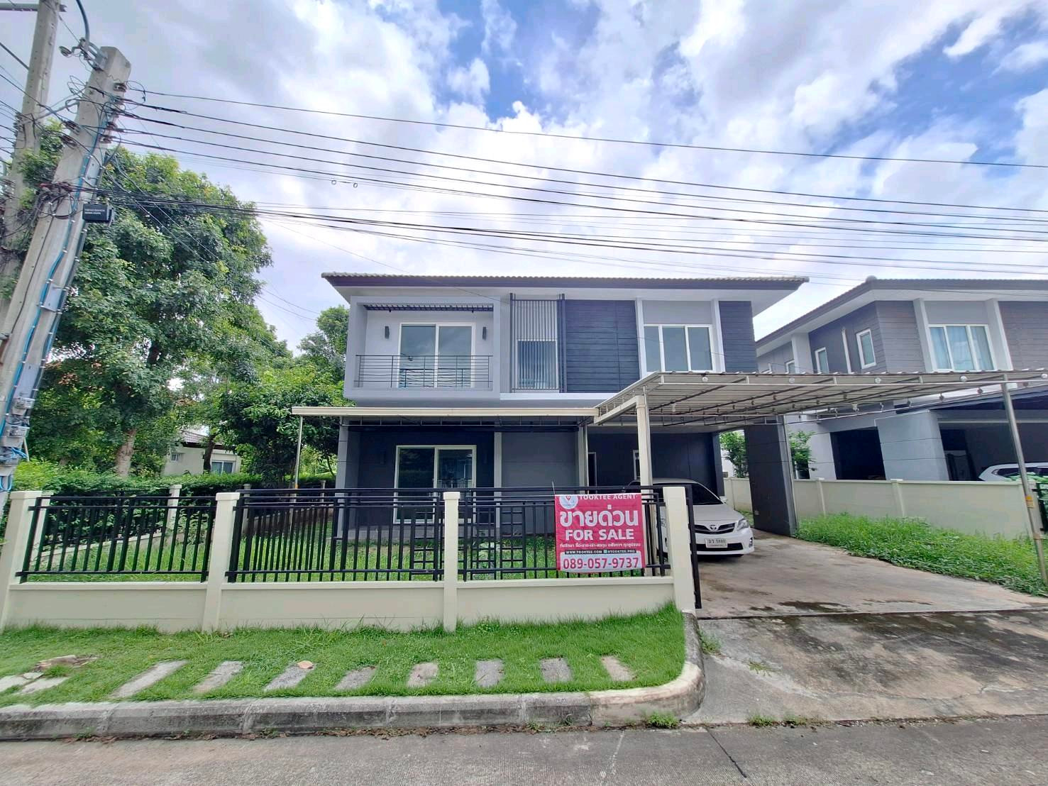 Selling THE CENTRO Watcharapol, corner unit, private, 63.8 sq m, with bedroom on the ground floor, only 6.99 million. Selling THE CENTRO Watcharapol, corner unit, private, 63.8 sq m, with bedroom on the ground floor, only 6.99 million.