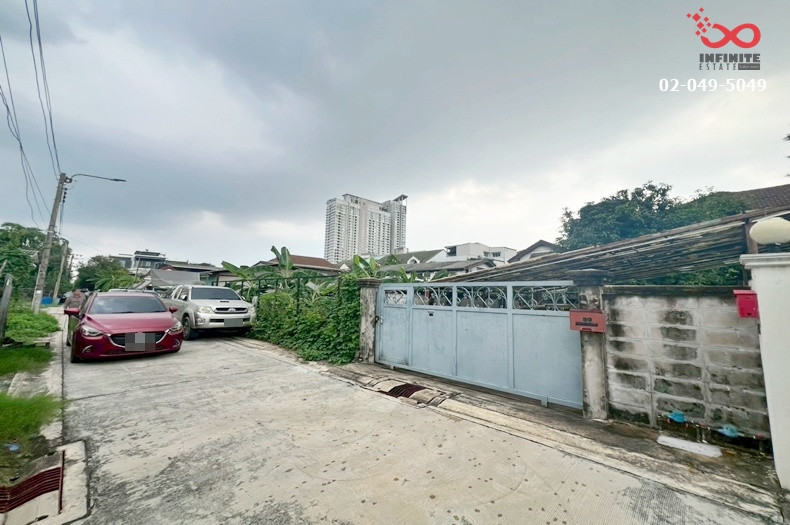 Land for sale, 66 sq m, Lat Phrao 34, with one-story house. Near the Yellow Line and MRT Lat Phrao. Land for sale, 66 sq m, Lat Phrao 34, with one-story house. Near the Yellow Line and MRT Lat Phrao.