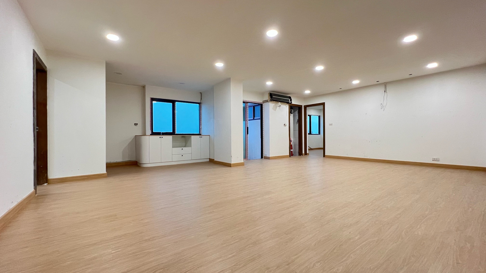 คอนโด 2 ห้องนอน 105 ตรม. ไซด์ใหญ่ รีโนเวทตกแต่งใหม่ ใกล้เซ็นทรัล ปิ่นเกล้า – รูปที่ 4