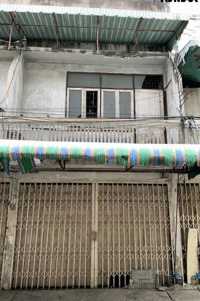 Townhouse for sale, prime location, Charoen Nakhon 62 or Somdet Phra Chao Taksin 33. Townhouse for sale, prime location, Charoen Nakhon 62 or Somdet Phra Chao Taksin 33.