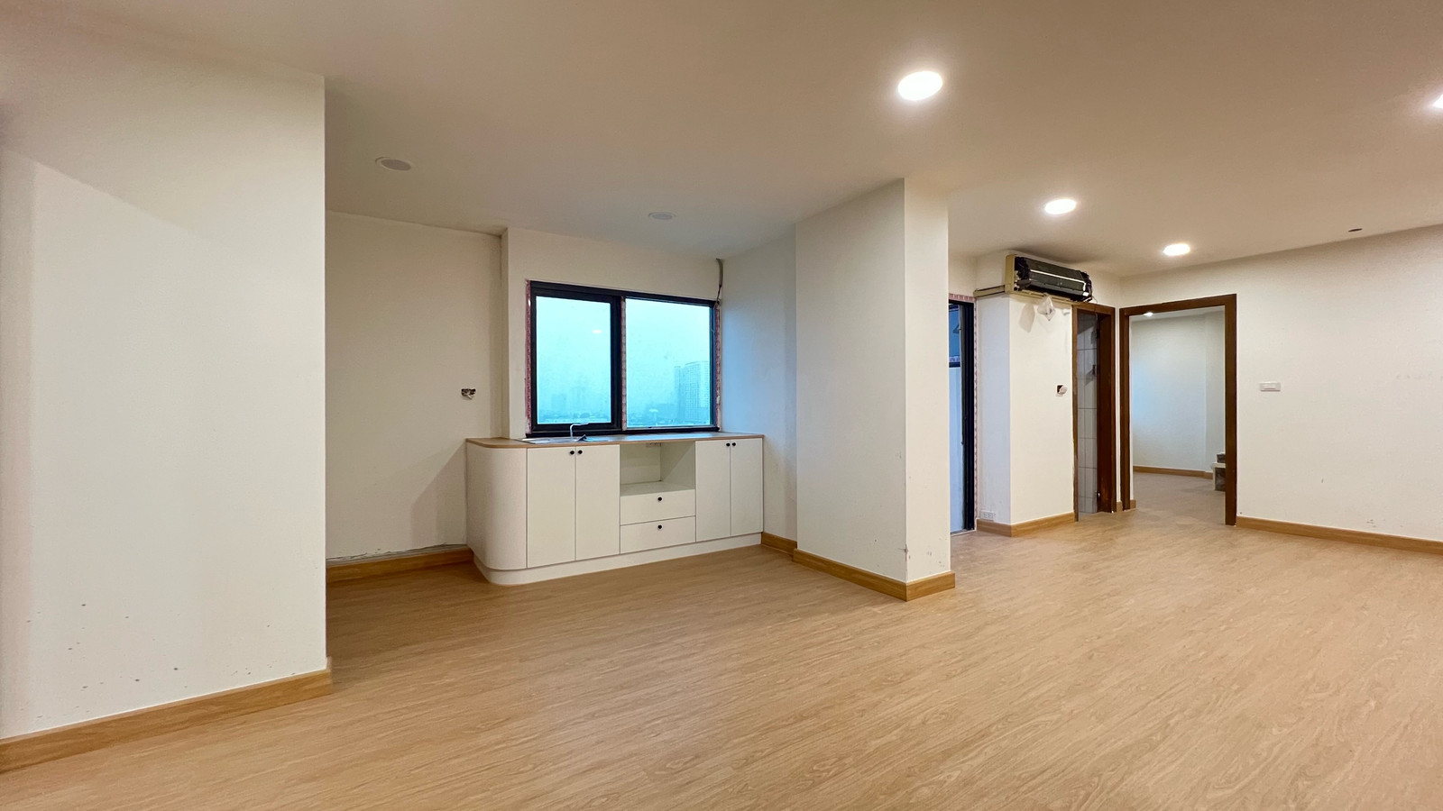 คอนโด 2 ห้องนอน 105 ตรม. ไซด์ใหญ่ รีโนเวทตกแต่งใหม่ ใกล้เซ็นทรัล ปิ่นเกล้า – รูปที่ 2
