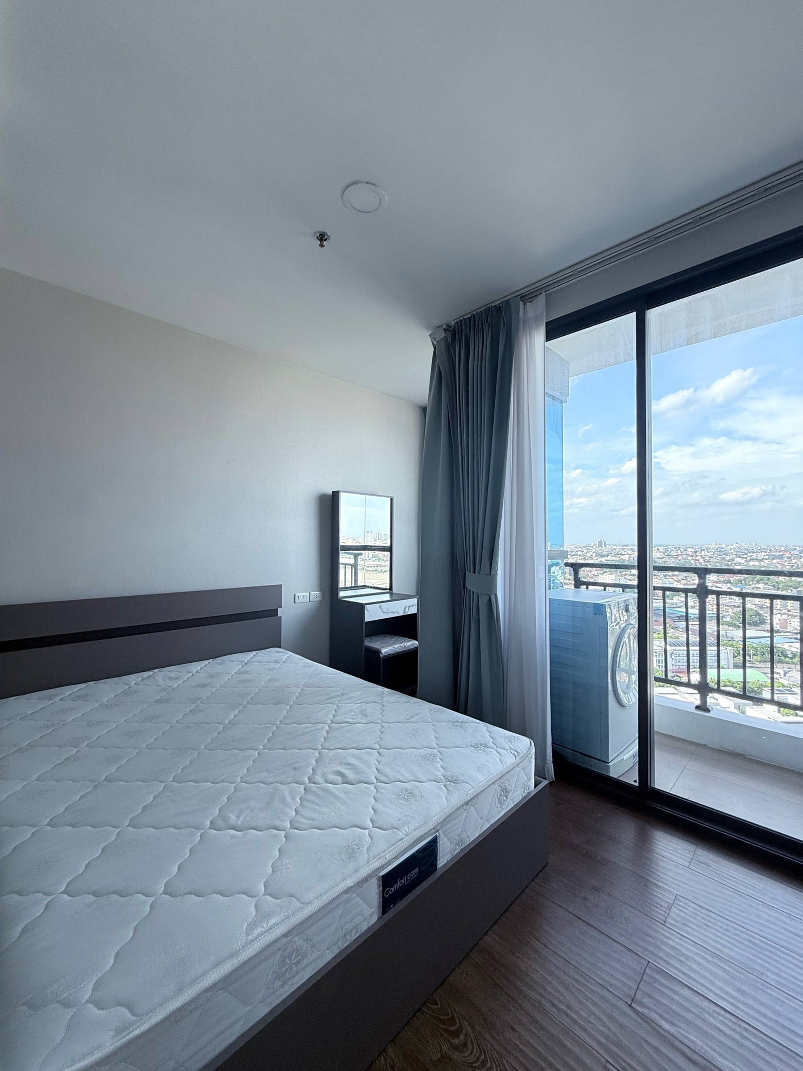 🏢 Artisan Ratchada 👫✨ 23rd floor, open view, with dryer | 🚆 Near MRT Cultural Center | 🌿 Wide room 33 sq m., comfortable, complete with common areas. 🏢 Artisan Ratchada 👫✨ 23rd floor, open view, with dryer | 🚆 Near MRT Cultural Center | 🌿 Wide room 33 sq m., comfortable, complete with common areas.