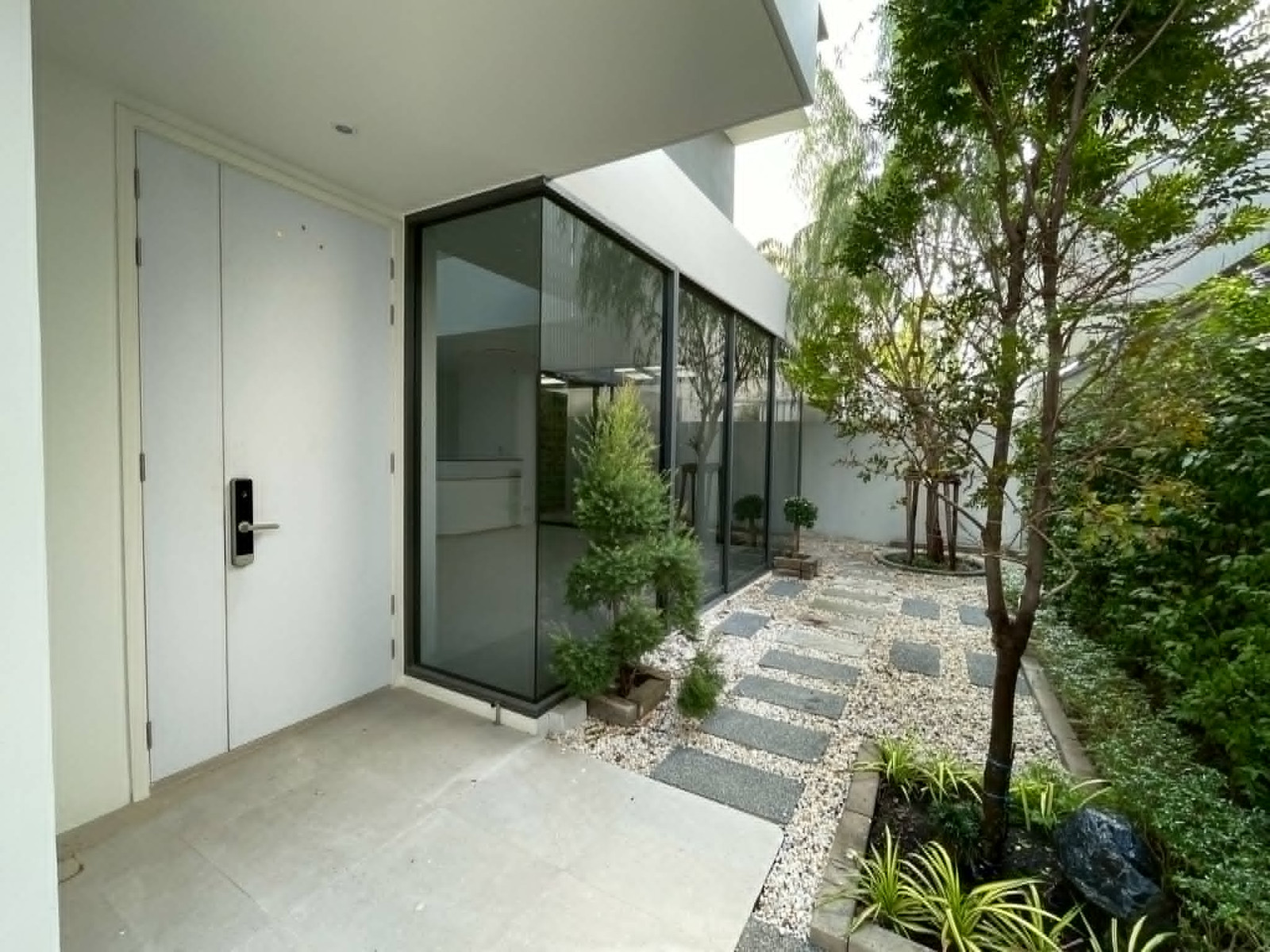 ขาย และให้เช่า บ้าน ARKIN วิภาวดี ใกล้สนามบินดอนเมือง 3.5 ชั้น เนื้อที่ 41.4 ตารางวา พื้นที่ใช้สอย 270 ตารางเมตร 3 ห้องนอน 4 ห้องน้ำ จอดรถได้ 3 คัน – รูปที่ 4