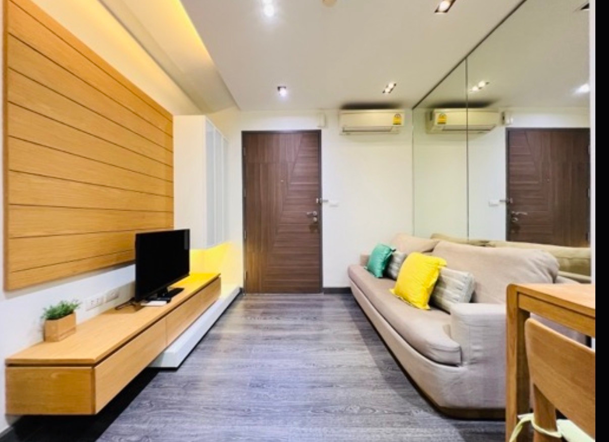 1 bedroom for rent, ready to move in, located at Asoke area