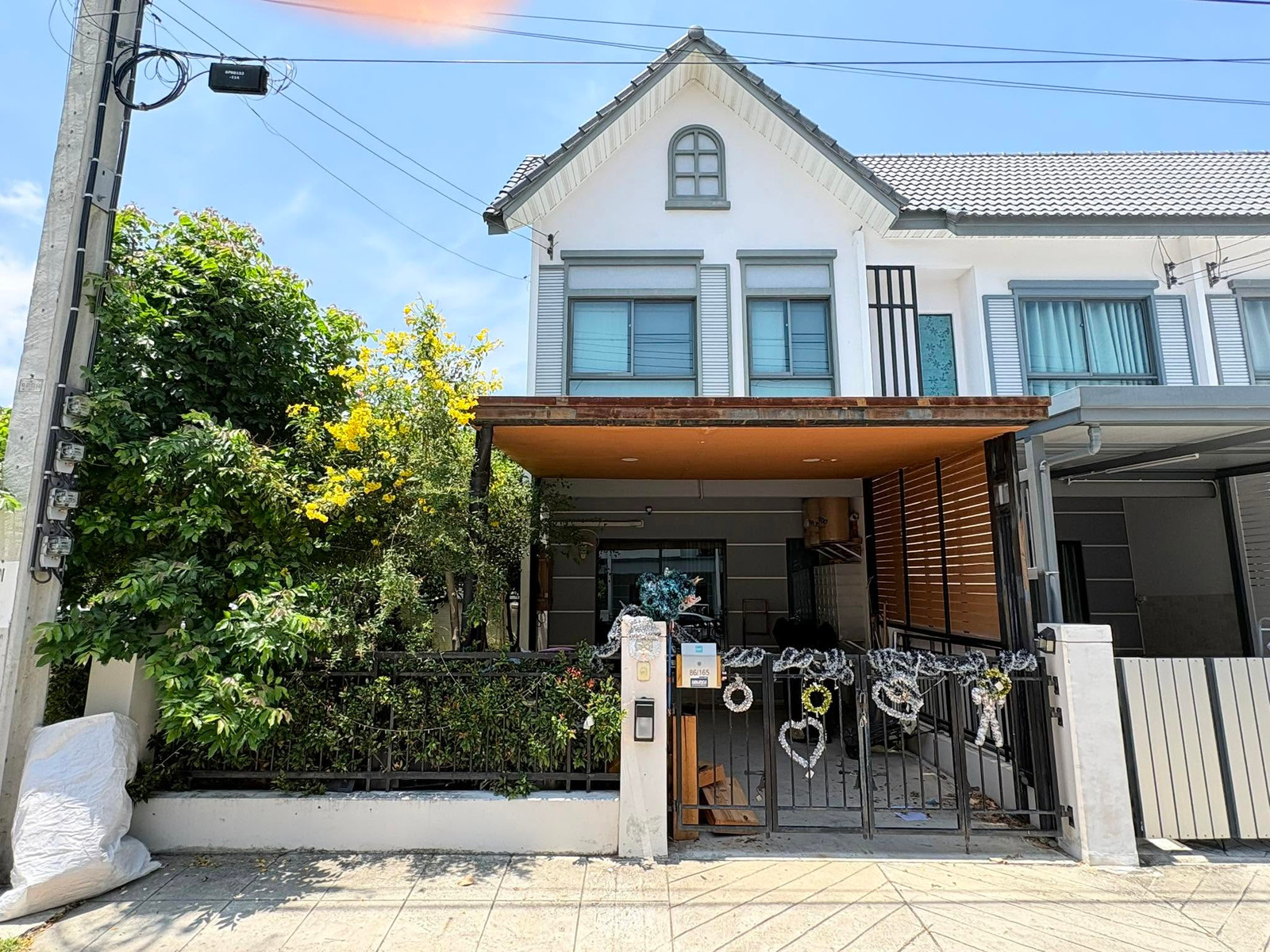 🔥ขาย ทาวน์โฮมหลังมุม โครงการ Modi Villa Bangna / โมดิ วิลล่า บางนา    ทำเลซอยเอแบคบางนา หลังมุม  ✅มีพื้นที่ข้างบ้านร่มรื่น ทิศทางลมดีหันหน้าทิศใต้