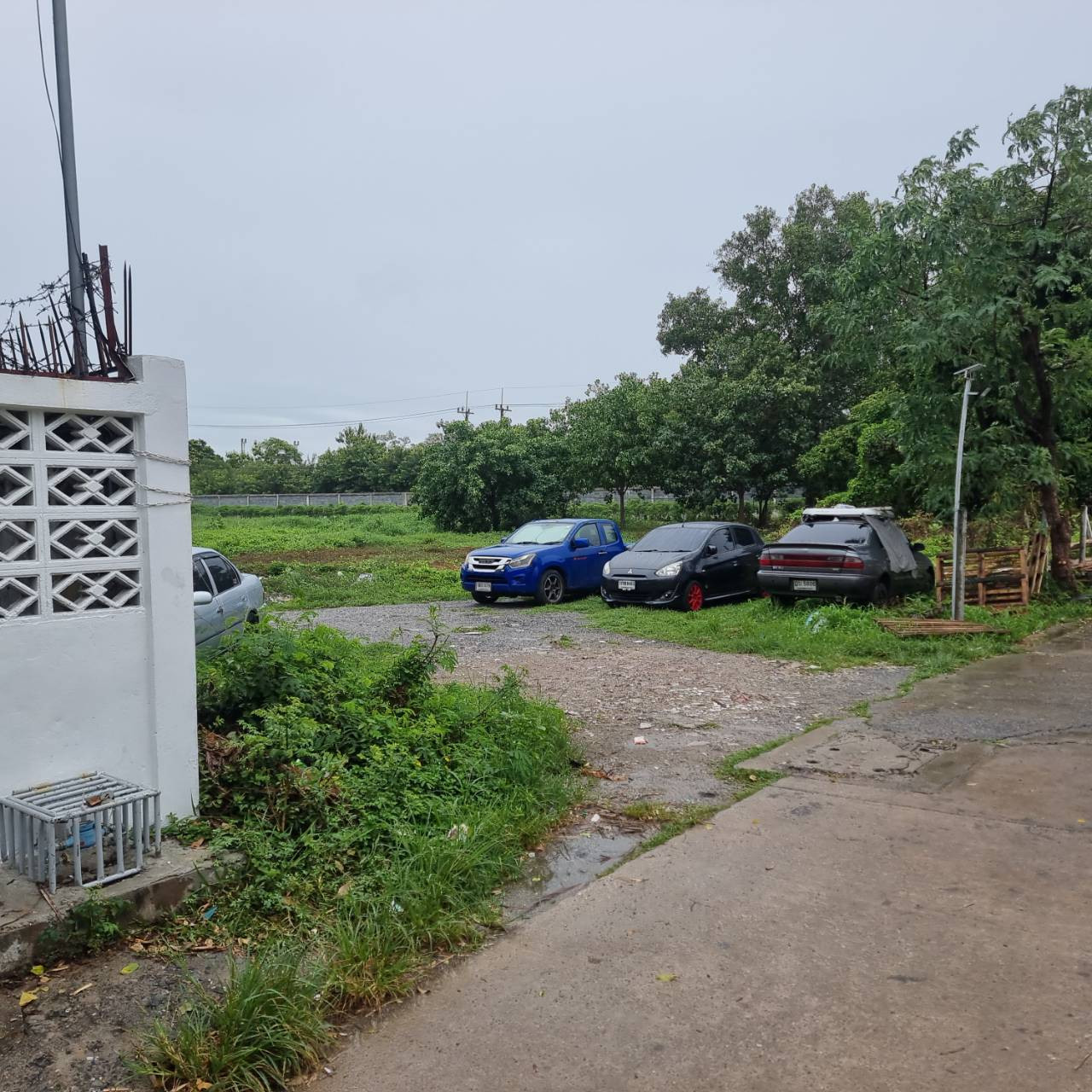 ขายที่ดิน 371ตรว.  ในซอยเฉลิมพระเกียรติ ร9 ซอย 27 เขตประเวศ ใกล้สวนหลวงร.9   