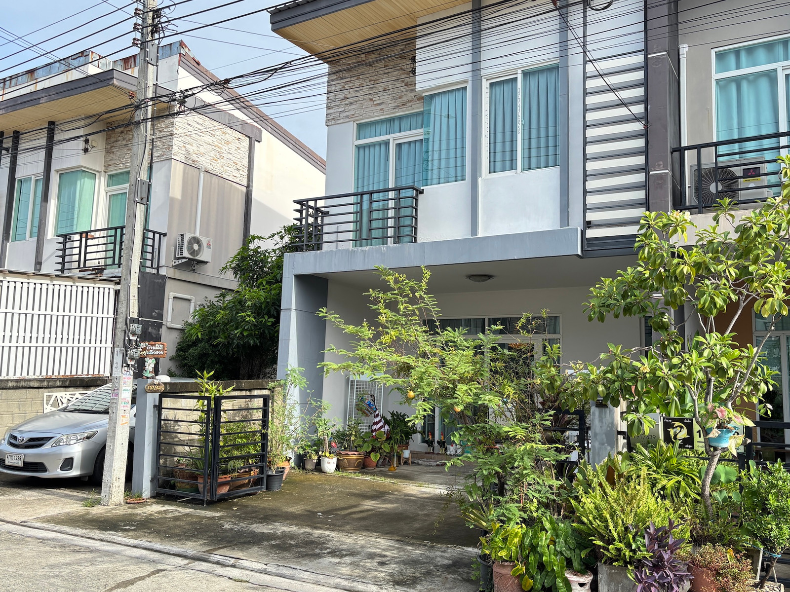 ทาวน์เฮาส์ใกล้รถไฟฟ้า 21 ตรว.รีโนเวทใหม่ มีห้องนอนด้านล่าง ใกล้สนามบินสุวรรณภูมิ ม.กัสโต้ รามคำแหง – รูปที่ 2