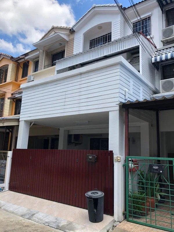 3-story townhouse for rent, Klang Muang Village, Rama 9 Soi 43, fully furnished, ready to move in, convenient travel, near the nine 064-974-2441 3-story townhouse for rent, Klang Muang Village, Rama 9 Soi 43, fully furnished, ready to move in, convenient travel, near the nine 064-974-2441