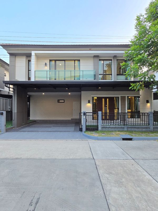 Single house for sale, ready to move in (65.9 sq m, 4 bedrooms, 4 bathrooms), completely renovated, Phatthanakan location, near MRT Srinuch and ARL Hua Mak.