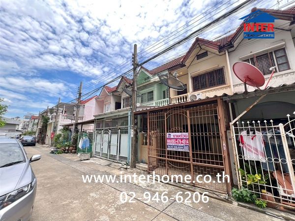 2-story townhouse, 16.5 sq m, Sinthanee Village 1, near Pattawikorn Market. The Mall Life Store Bangkapi, Soi Nawamin 93, Nawamin Road, Prasertmanukit Road. (Kaset-Nawamin) Bang Kapi District, Bangkok