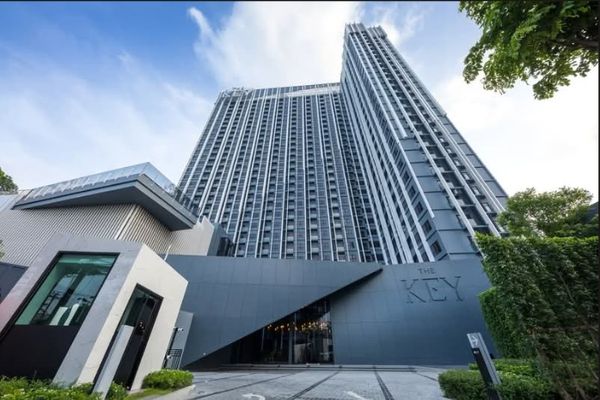✨ For Sale: The Key MRT Phetkasem 48 Condo ✨  💰 Only 5,550,000  THB