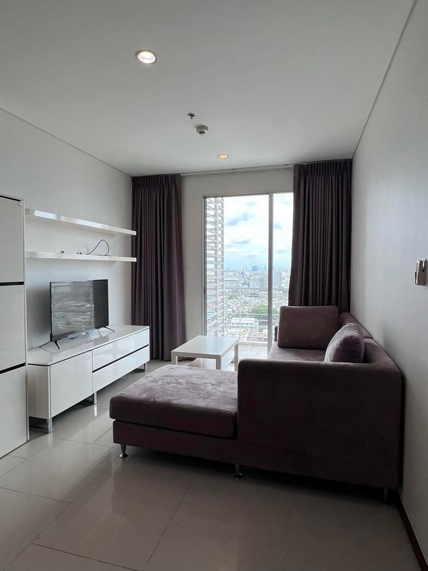 วิลล่า สาทร / Villa Sathorn