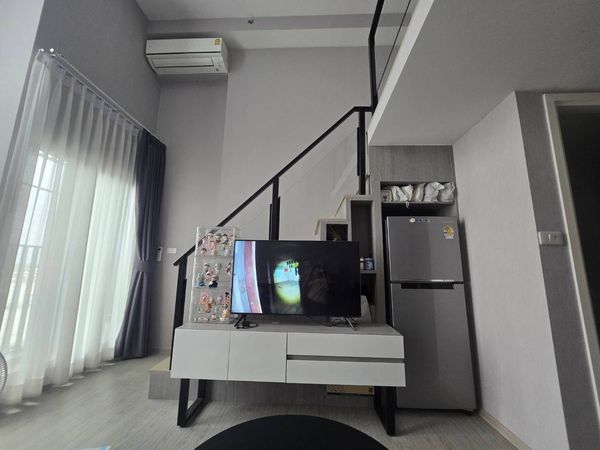 🔥Condo for sale Origin Plug & Play Ramkhamhaeng Triple Station, potential location next to the main road, connected to 3 electric train lines ✨Fully furnished, electrical appliances, ready to move in!