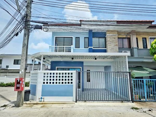 🔥 For Sale – Thanyada Parkview 6 Praksa - Theparak | Corner Townhouse Facing the Park | Great for Living or Business