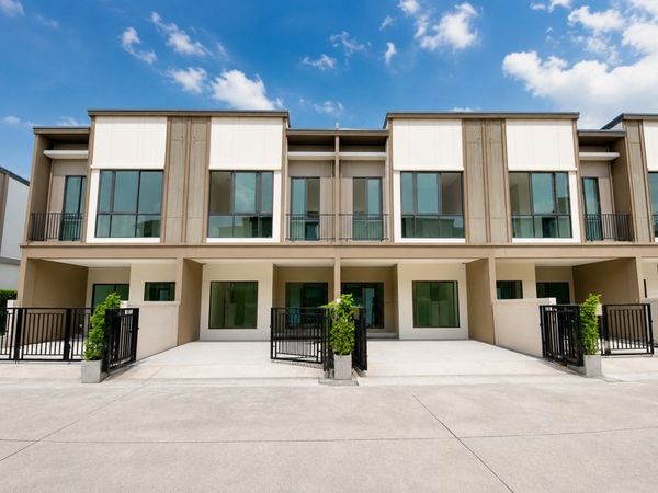 Bangna-Srinakarin. New 2Storey Townhome 2Bed Bangna-Trad Wat NamDaeng 900m. 3Bath 17 sq.wa. 136sq.m