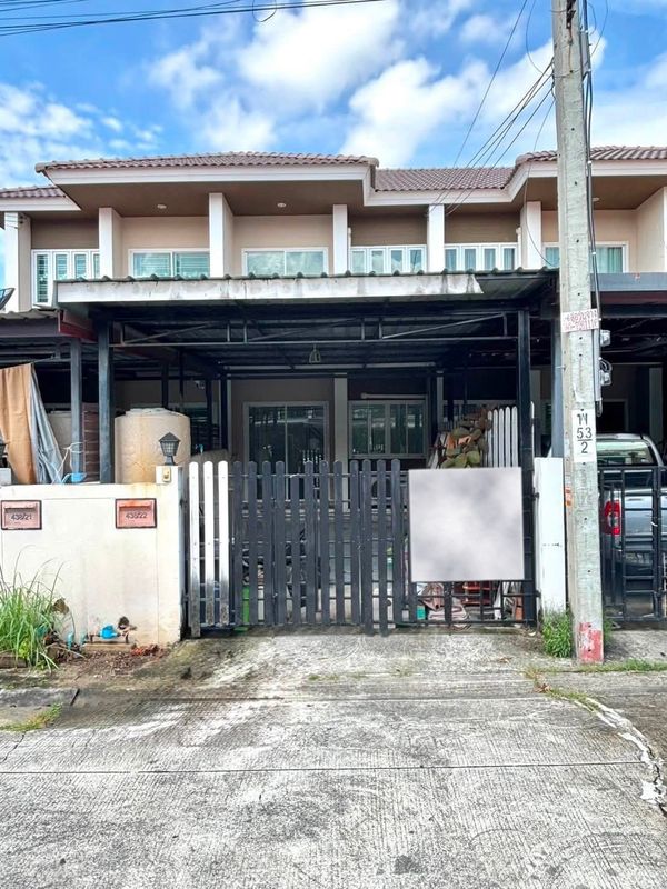 🔥Townhome for sale, Sap Mankong Village, Phase 5, Bang Bo, urgent, good location next to the main road. No need to enter the alley. Plus air conditioner and complete kitchen appliances.