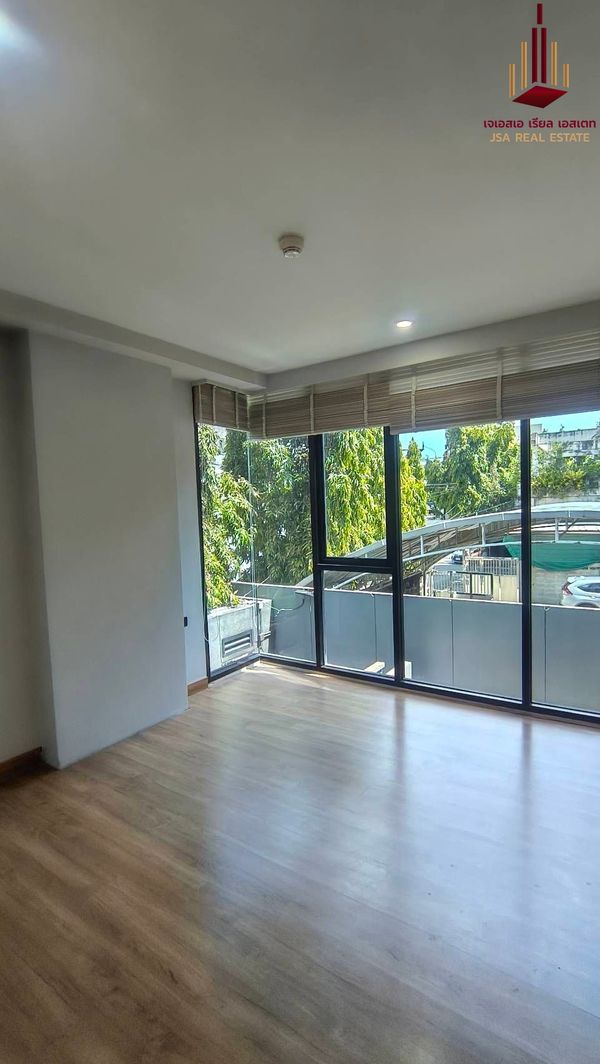 ✨ For Sale: Fynn Aree Condo ✨  💰 Only 4,900,000 THB