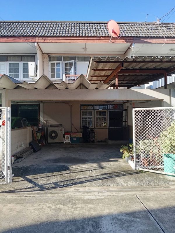 95816 - 2-story townhouse for sale, Soi Chokchai 4, Intersection 47, Lat Phrao Subdistrict, Bang Kapi District, Bangkok.