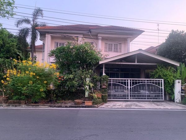 🔥House with land for sale Burirom Village, Ramintra Km. 8 (Soi Khubon 41), corner house, spacious area ✅ High privacy. Suitable for families