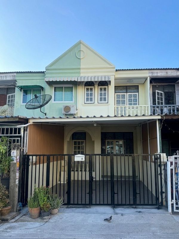 Two-story townhouse, Soi Prawit and Friends 8/2. / 3 Bedrooms (FOR SALE) GNG182