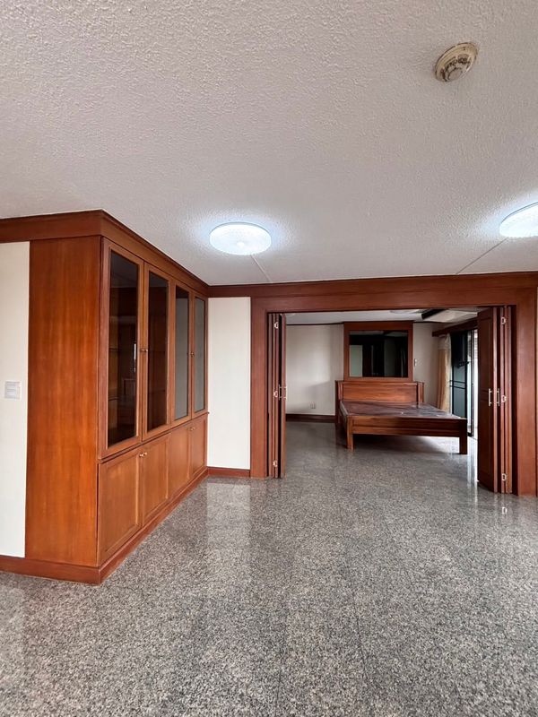 ✅ 🔥For sale P.S.T. Condoville 2 Condominium, cheap price, corner room, wide area. Good location in the heart of Bangkok, business district (CBD) Sathorn-Narathiwat ✨ near BTS Surasak and BRT Chan Road.
