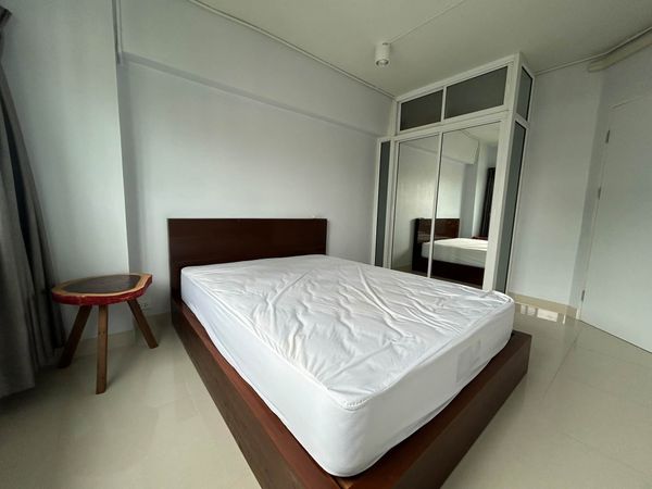 P-56790 For Rent Thonglor Tower | 2 Bedrooms 1 Bathroom | City View | 10th Floor, Building A | 49 sq.m. | Fully Furnished | 22,000 THB/month | Including Common Area Fee + 1 Parking Space 📞 Line ID: @easythaihome | 085-592-2897