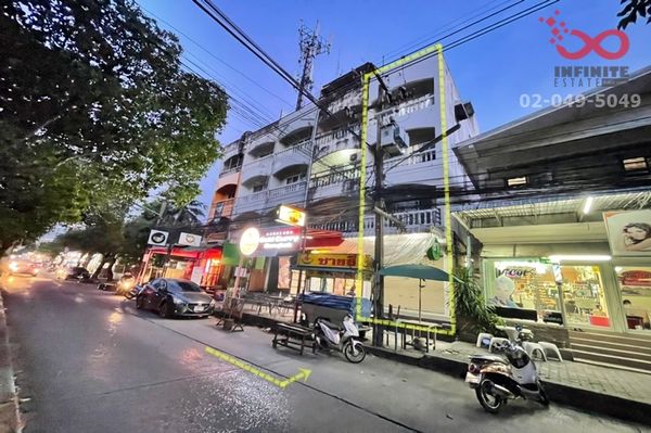 Commercial building for sale, 4 floors, 16 sq m., opposite Rangsit University, Muang Ake University, Pathum Thani, good for investment.