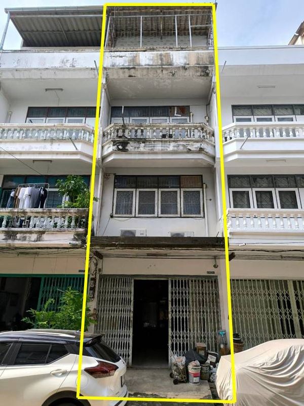 4-story commercial building for sale, Soi Bangkok-Nonthaburi 35, good location, near Wong Sawang BTS station.